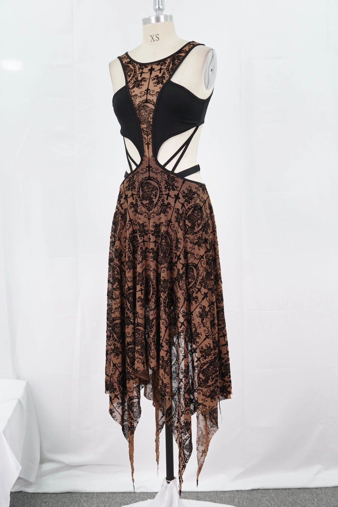 Lace Cameo Butterfly Dress - Image 6